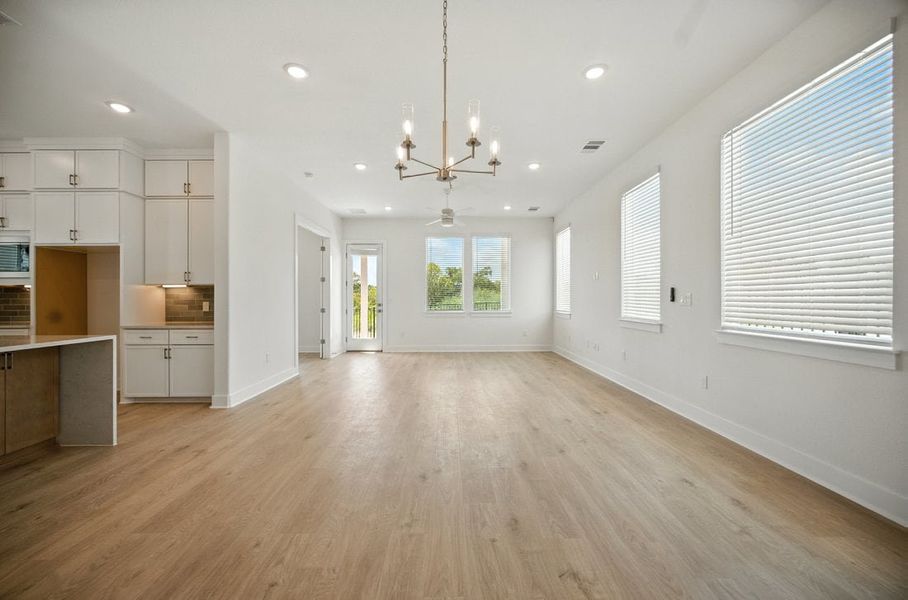 Spacious, unfurnished interior of a new home in Foxfield, Austin (Image 10). Spacious, unfurnished interior of a new home in Foxfield, Austin (Image 10).