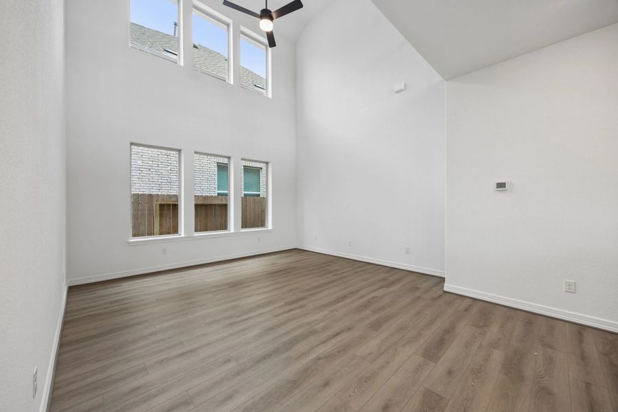 Spacious, unfurnished interior of a new home in Bergamo, Katy (Image 13).