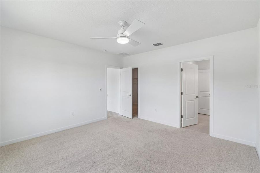 Spacious, unfurnished interior of a new home in Aspire at Canter Creek, Davenport (Image 14).
