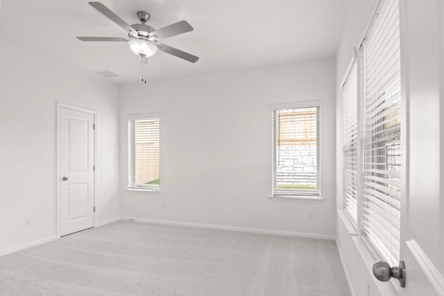 Spacious, unfurnished interior of a new home in Crosswinds, Kyle (Image 24).