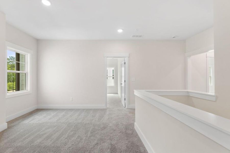 Spacious, unfurnished interior of a new home in Hillshire, Cumming (Image 18).