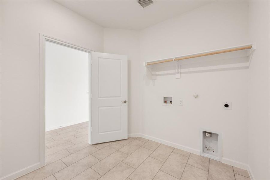 Spacious, unfurnished interior of a new home in Georgetown at Kings Fort 50s, Kaufman (Image 27).