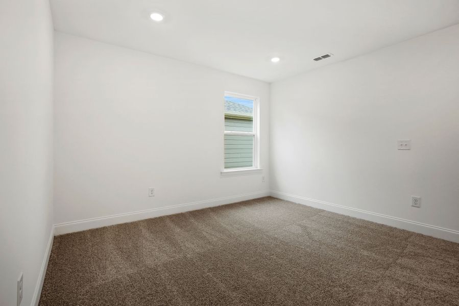 Spacious, unfurnished interior of a new home in Elmbrook, Indian Trail (Image 16).