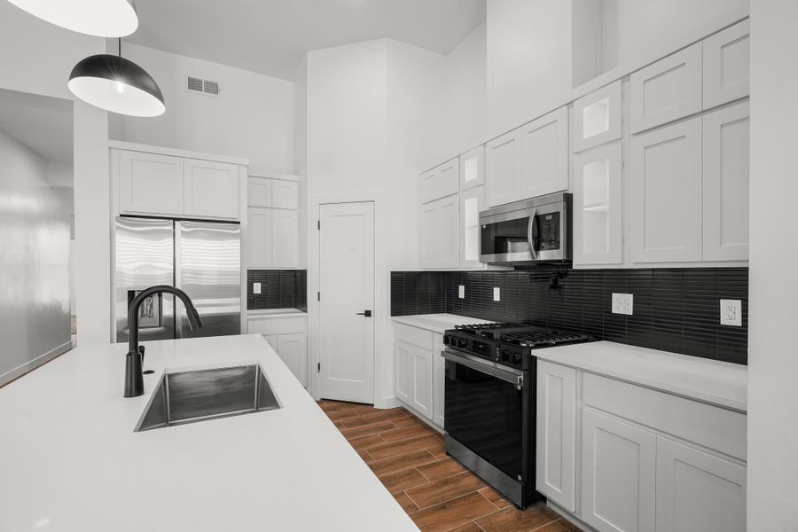 Representative furnished interior of a home built from the Torrey Pines 4BDR by LEH. Homes in Painted Sky, El Paso (Image 10). Representative furnished interior of a home built from the Torrey Pines 4BDR by LEH. Homes in Painted Sky, El Paso (Image 10).