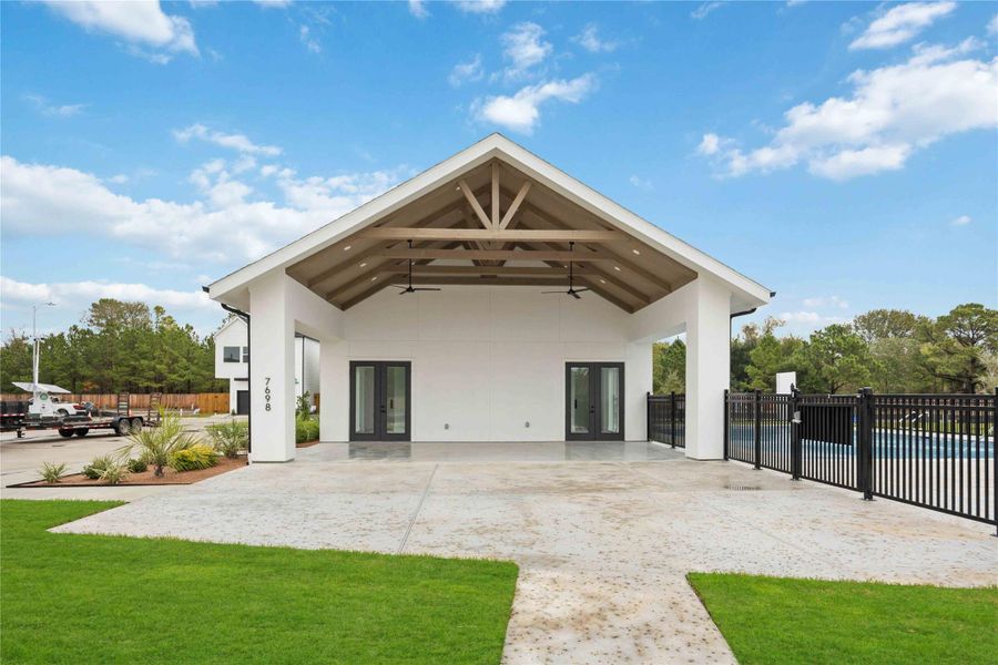 Community amenities in Alaia Crossing, Houston (Image 37).