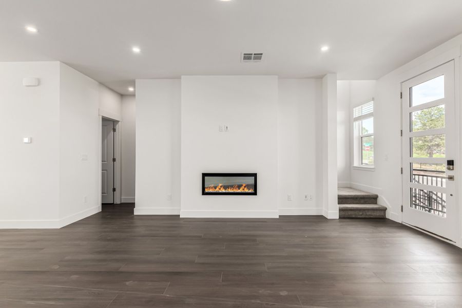 Spacious, unfurnished interior of a new home in Ascent at Inverness, Englewood (Image 22).