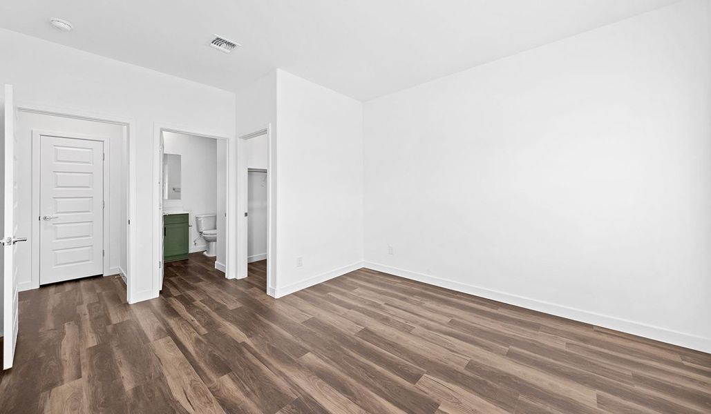 Spacious, unfurnished interior of a new home in Solterra, Green Valley (Image 41).