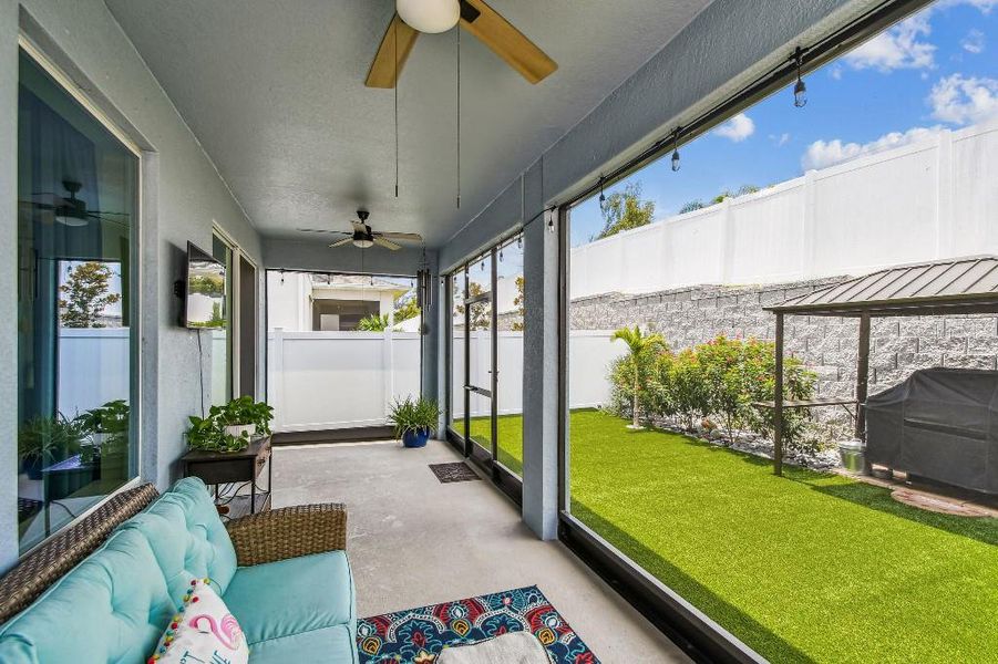 Furnished interior view inside a new home in , Tarpon Springs (Image 15).