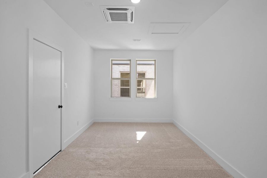 Spacious, unfurnished interior of a new home in Jubilee 45', 70', Hockley (Image 37).
