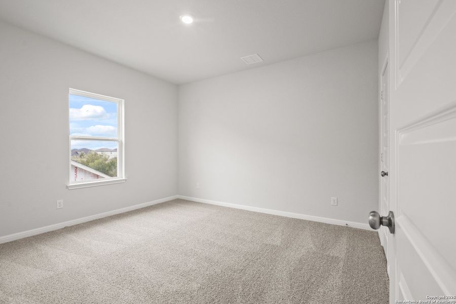 Spacious, unfurnished interior of a new home in Hunters Ranch, San Antonio (Image 14). Spacious, unfurnished interior of a new home in Hunters Ranch, San Antonio (Image 14).
