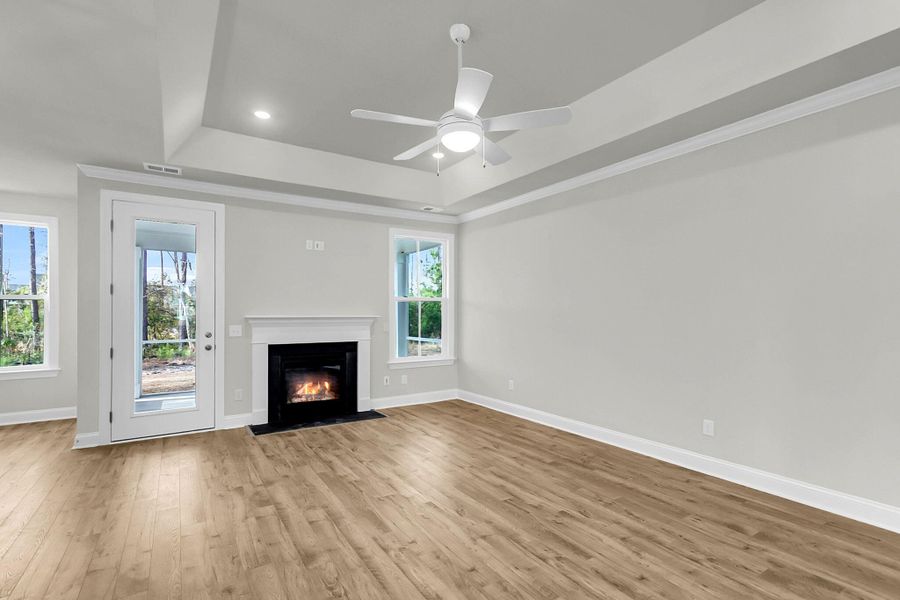Spacious, unfurnished interior of a new home in Kings River Preserve, Hollywood (Image 27).