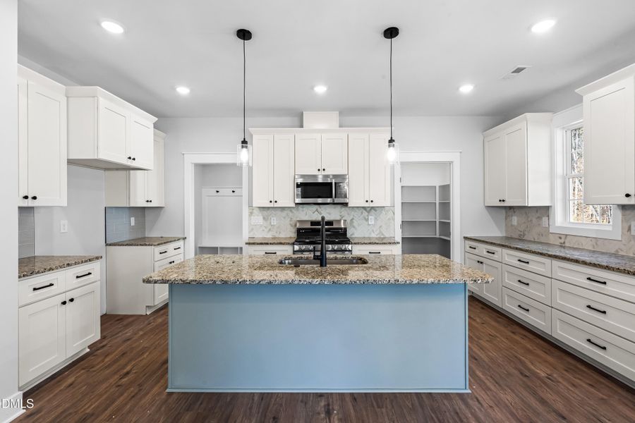 Kitchen - Over Island to Oven - DSC04583