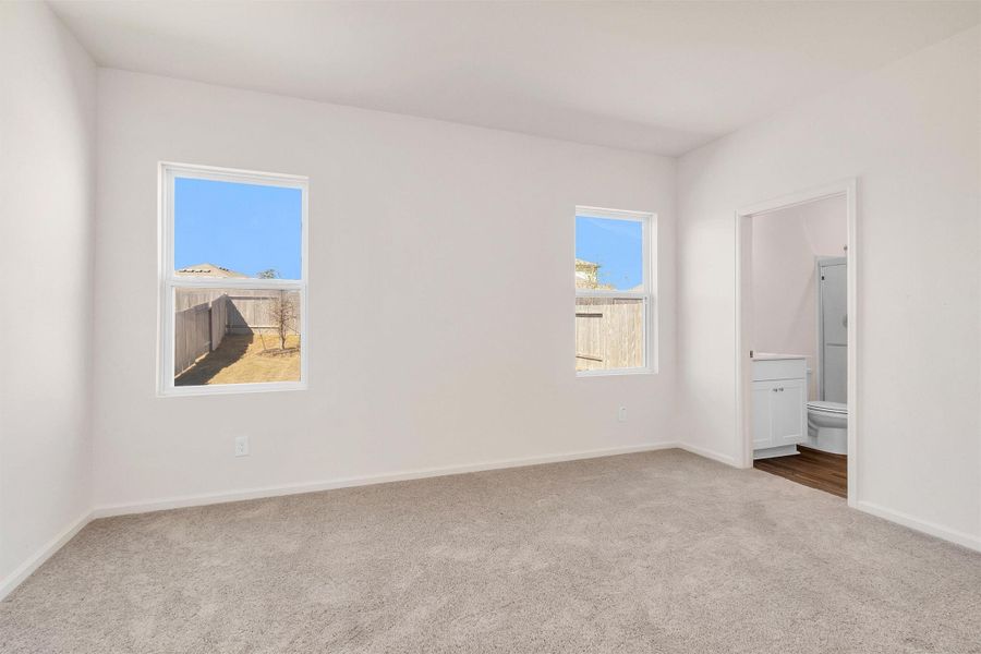 Spacious, unfurnished interior of a new home in Chapel Run, Montgomery (Image 6).