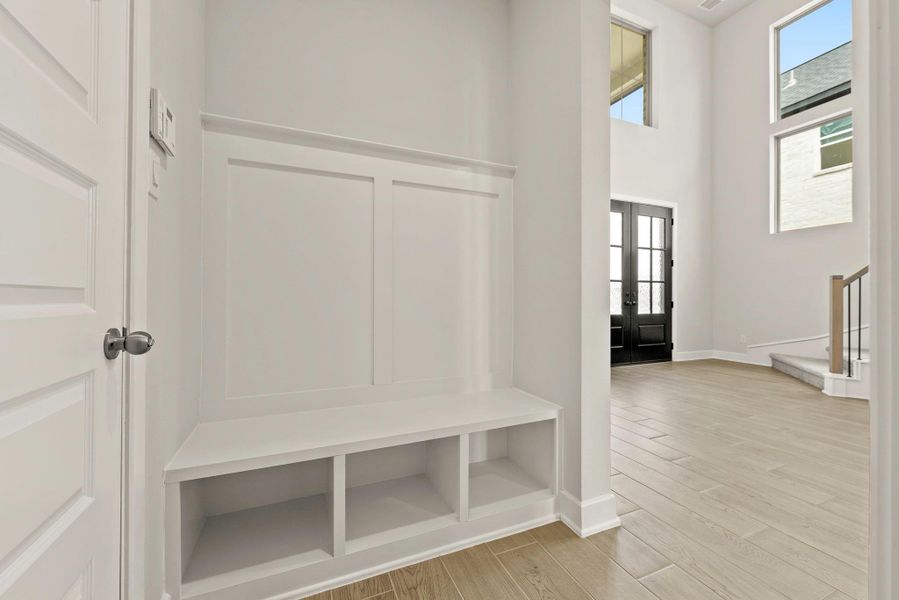 Spacious, unfurnished interior of a new home in Fulshear Lakes - 60', Fulshear (Image 13).