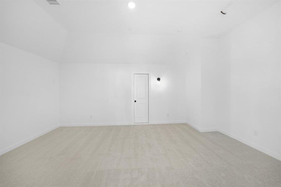 Spacious, unfurnished interior of a new home in Inspiration - Paradise Village, Lucas (Image 25). Spacious, unfurnished interior of a new home in Inspiration - Paradise Village, Lucas (Image 25).