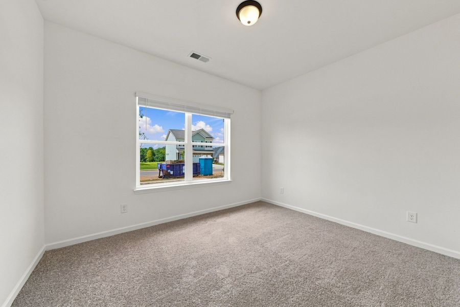 Spacious, unfurnished interior of a new home in The Oaks, Clarksville (Image 18).