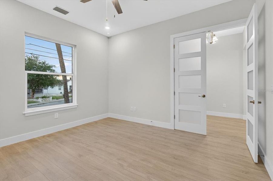 Spacious, unfurnished interior of a new home in , Tarpon Springs (Image 51).