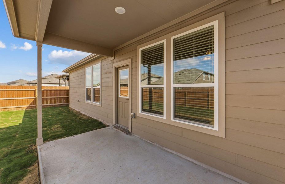 Exterior details and patio area of a home in Lagos, Manor (Image 3).