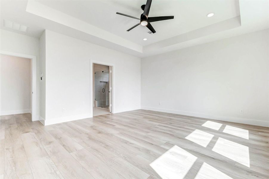 Spacious, unfurnished interior of a new home in , Rosharon (Image 30). Spacious, unfurnished interior of a new home in , Rosharon (Image 30).