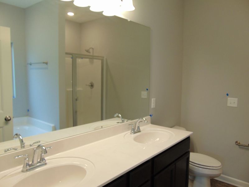 Glamour Bath File Photo Glamour Bath File Photo