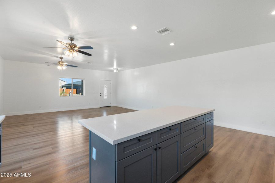 10-web-or-mls-DSC01525 copy (1) 10-web-or-mls-DSC01525 copy (1)