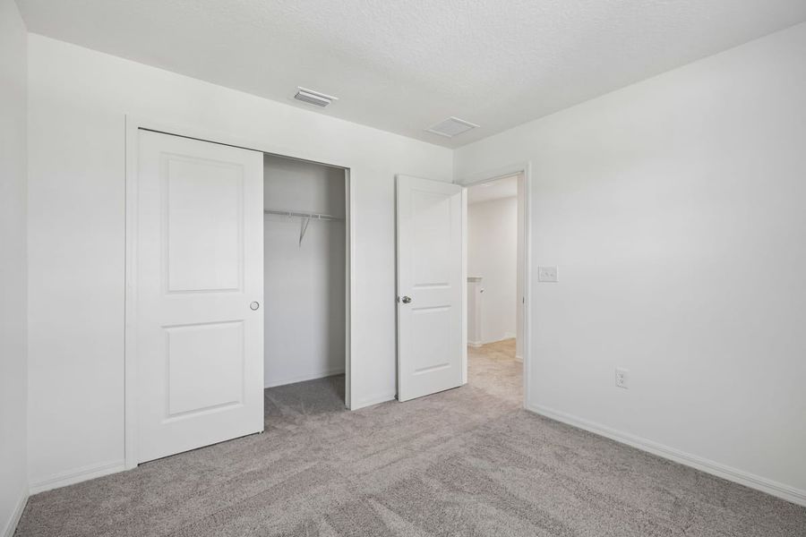 Spacious, unfurnished interior of a new home in Reserve at Forest Lake Townhomes, Lake Wales (Image 15).