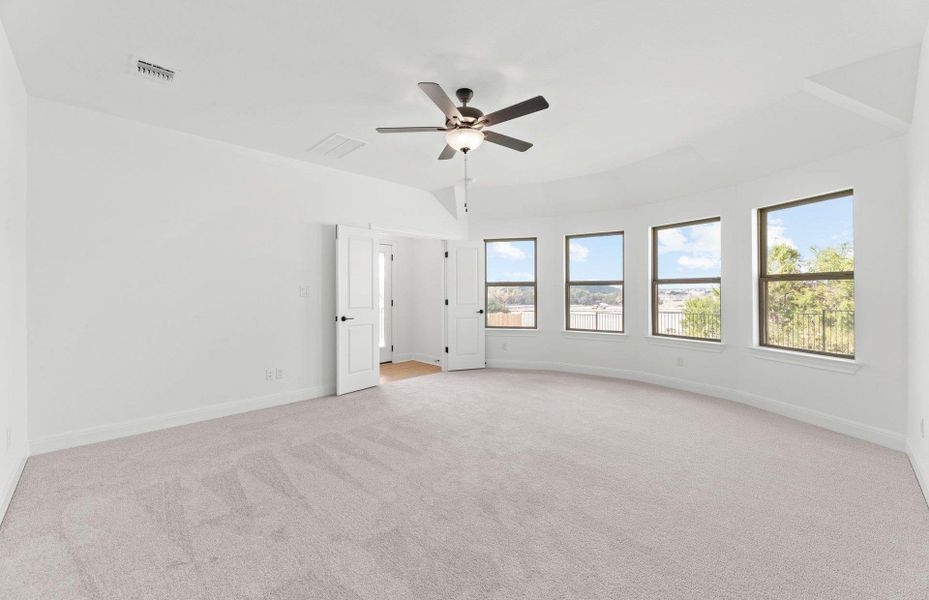 Spacious, unfurnished interior of a new home in Crescent Bluff, Georgetown (Image 20). Spacious, unfurnished interior of a new home in Crescent Bluff, Georgetown (Image 20).