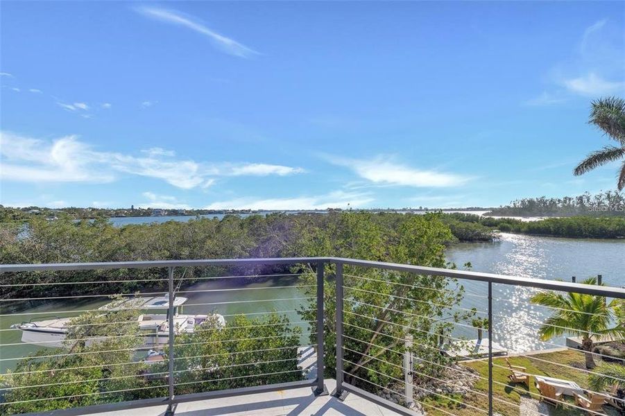 Image 36 of a home in .