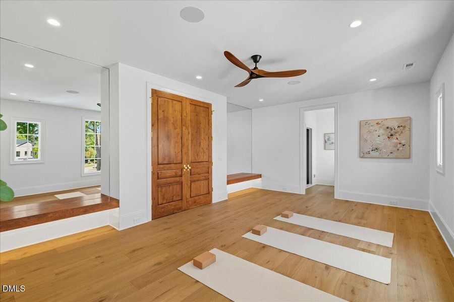 069-1216 Barcroft Pl