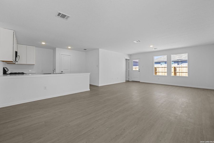 Spacious, unfurnished interior of a new home in Voss Farms: Watermill Collection, New Braunfels (Image 8).