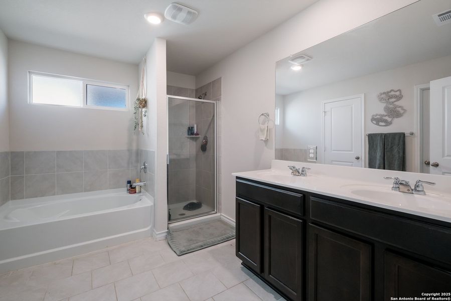 Furnished interior view inside a new home in Redbird Ranch, San Antonio (Image 27).