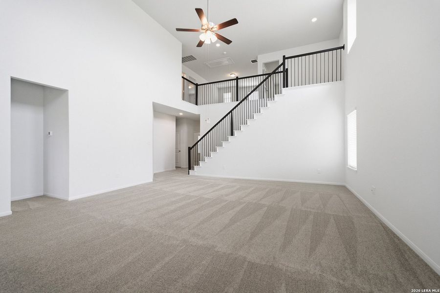 Spacious, unfurnished interior of a new home in Hennersby Hollow, San Antonio (Image 19).