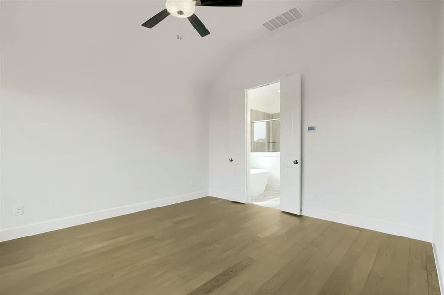 Spacious, unfurnished interior of a new home in Hillstead, Lavon (Image 12).