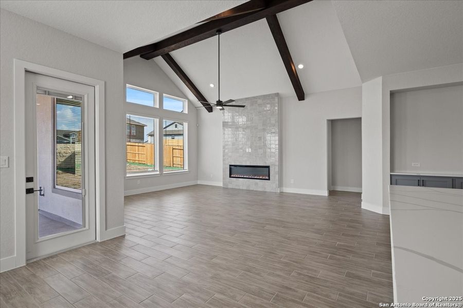 Spacious, unfurnished interior of a new home in Meyer Ranch, New Braunfels (Image 17). Spacious, unfurnished interior of a new home in Meyer Ranch, New Braunfels (Image 17).