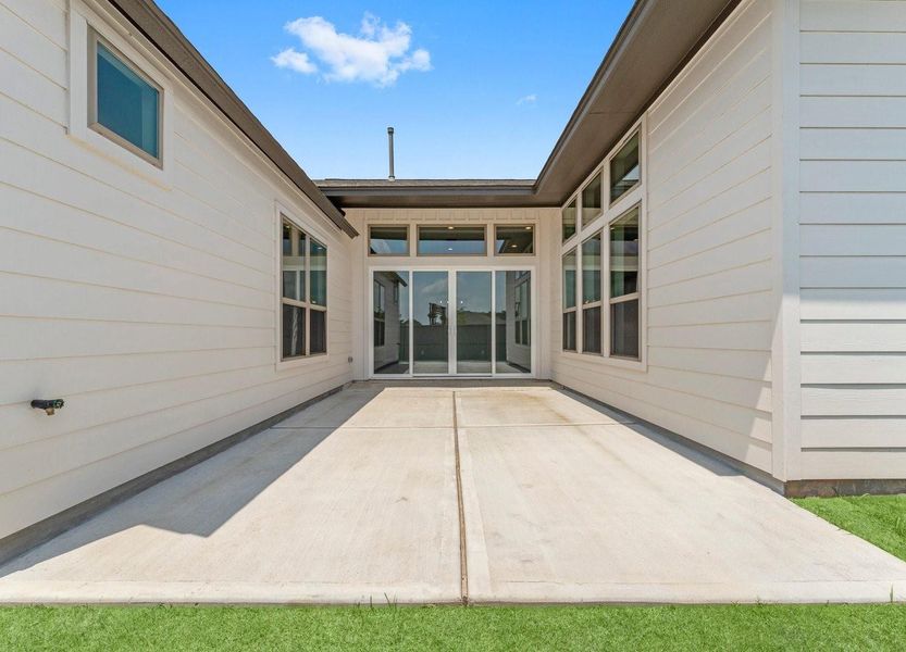 Side Patio Off Accessible from Dining Side Patio Off Accessible from Dining