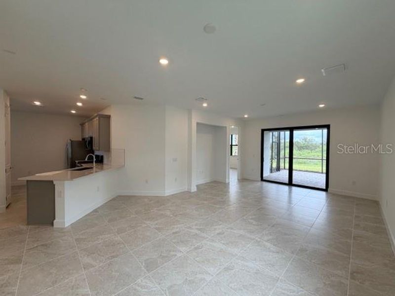 Spacious, unfurnished interior of a new home in Del Webb Catalina, Lakewood Ranch (Image 10). Spacious, unfurnished interior of a new home in Del Webb Catalina, Lakewood Ranch (Image 10).