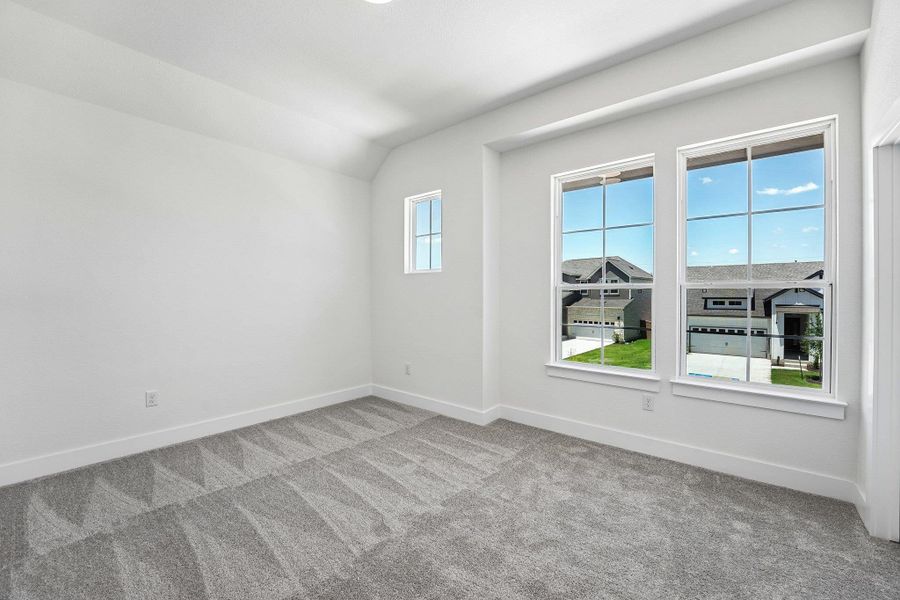 Spacious, unfurnished interior of a new home in Persimmon, Buda (Image 11).