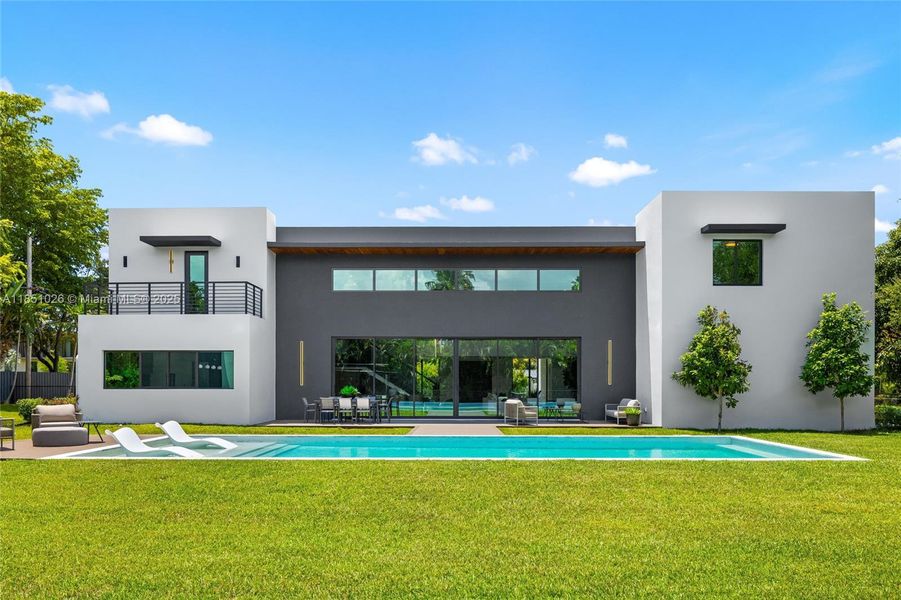 Image 90 of a home in .