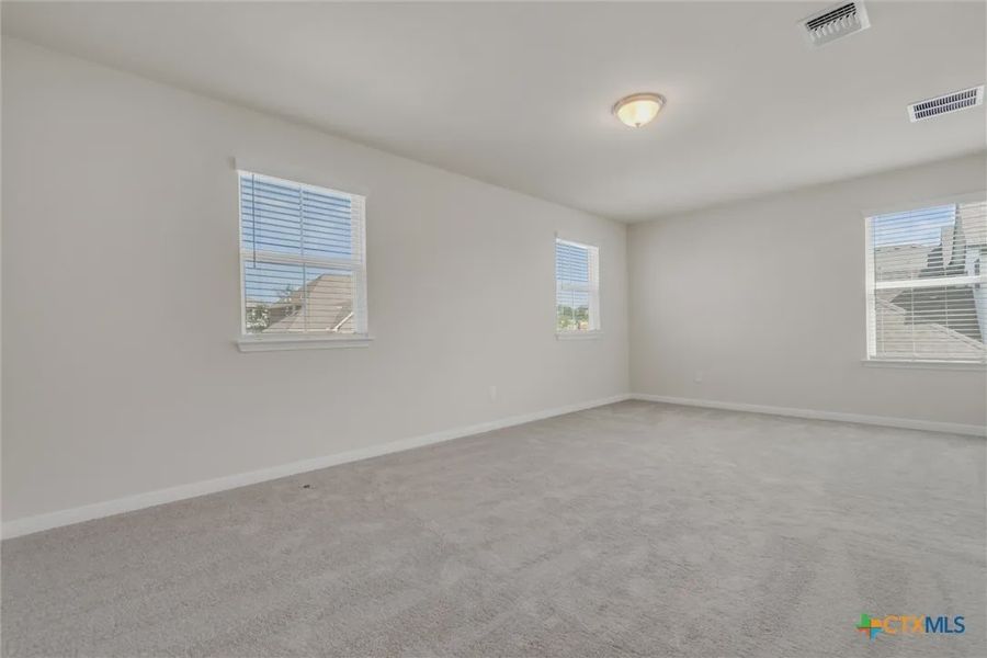 Representative unfurnished interior of a home built from the CHESEAPEAKE 3419SMR3CG by Saratoga Homes in Heritage Oaks, Killeen (Image 32). Representative unfurnished interior of a home built from the CHESEAPEAKE 3419SMR3CG by Saratoga Homes in Heritage Oaks, Killeen (Image 32).