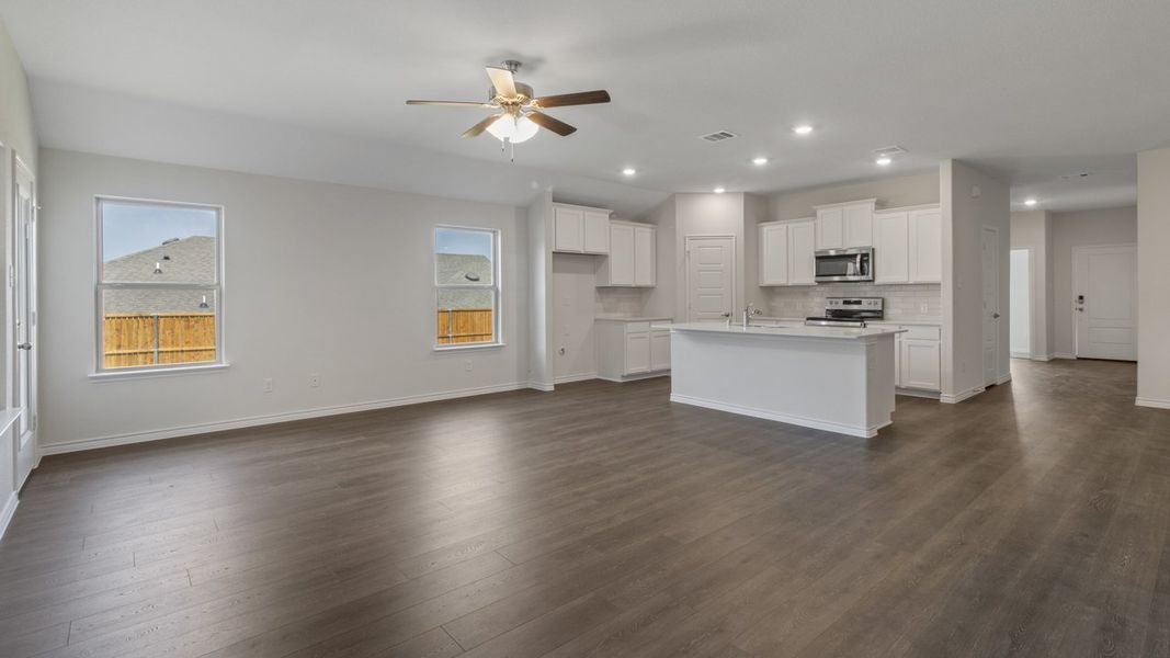 Spacious, unfurnished interior of a new home in Trailstone, Caddo Mills (Image 21).