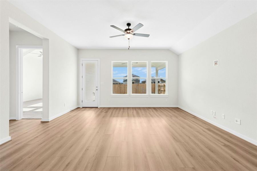 Spacious, unfurnished interior of a new home in University Heights, Round Rock (Image 14). Spacious, unfurnished interior of a new home in University Heights, Round Rock (Image 14).
