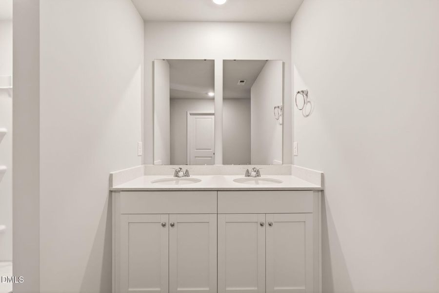 27-web-or-mls-DSC07389 27-web-or-mls-DSC07389