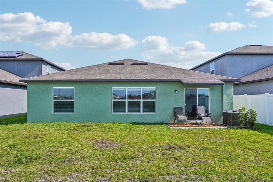Front exterior of a new home in , Riverview, FL, highlighting curb appeal (Image 21).