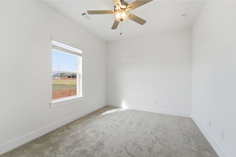 Spacious, unfurnished interior of a new home in Saddlebrook Estates, Waxahachie (Image 39). Spacious, unfurnished interior of a new home in Saddlebrook Estates, Waxahachie (Image 39).