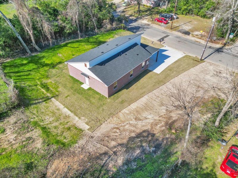 Exterior details and patio area of a home in , Tyler (Image 19).