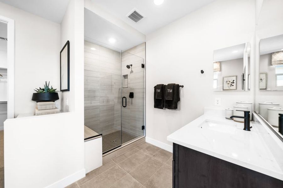 Representative furnished interior of a home built from the Havasupai by Taylor Morrison in Ovation at Meridian 55+, Queen Creek (Image 14). Representative furnished interior of a home built from the Havasupai by Taylor Morrison in Ovation at Meridian 55+, Queen Creek (Image 14).