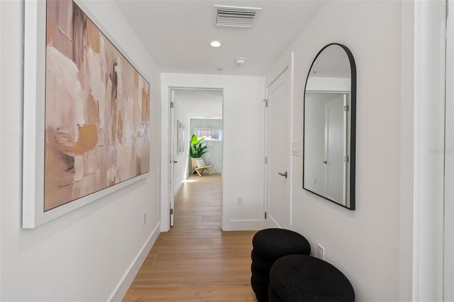 Furnished interior view inside a new home in , Sarasota (Image 64).