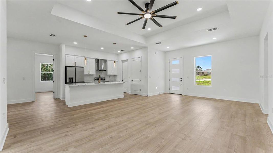 Spacious, unfurnished interior of a new home in , Davenport (Image 20).