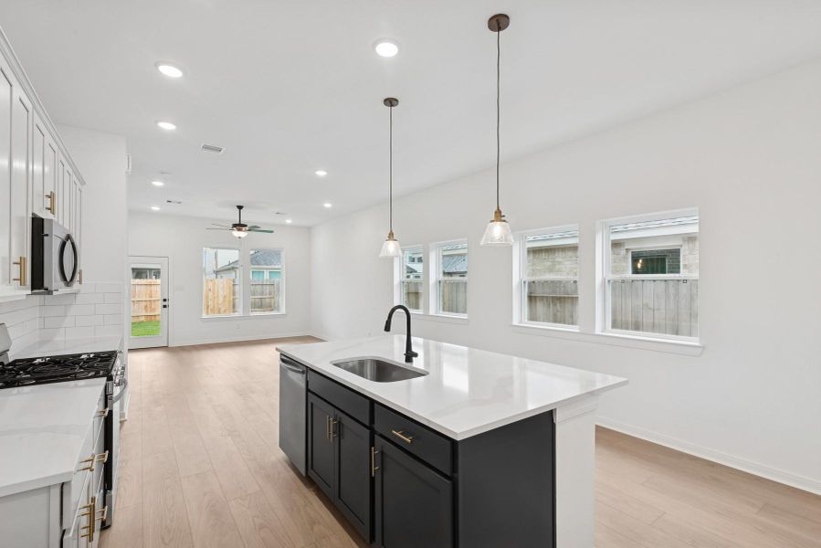 Furnished interior view inside a new home in The Grand Prairie 40’, Hockley (Image 13). Furnished interior view inside a new home in The Grand Prairie 40’, Hockley (Image 13).