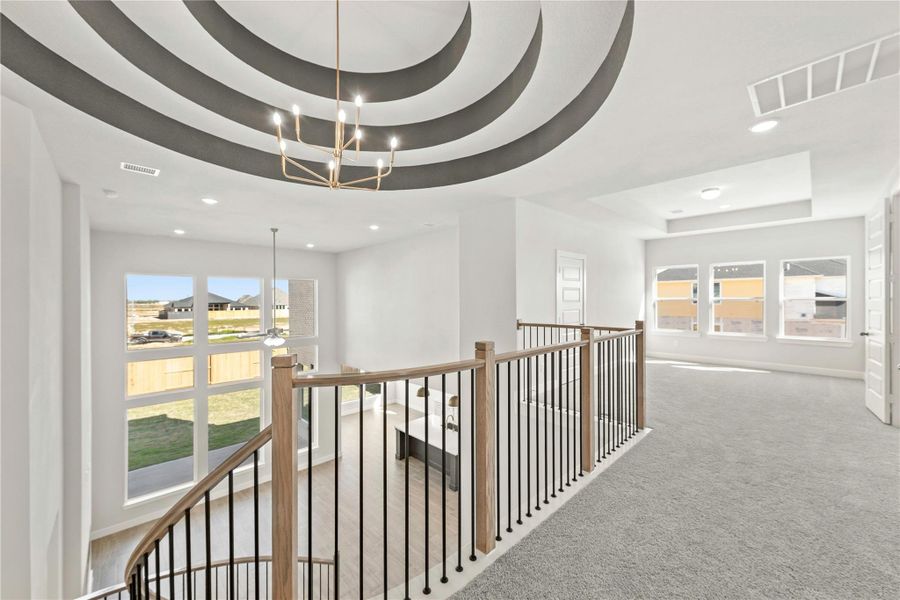 Representative image. Features, selections and colors may vary.